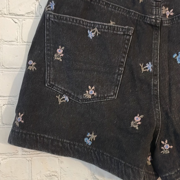 NWT American Eagle high rise mom shorts black denim stretch jeans - Picture 5 of 5